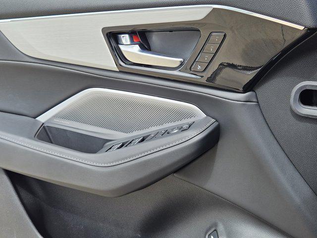 Photo of 2025 Lunar Silver Metallic Acura MDX