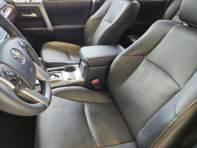 Photo of 2018 Blizzard Pearl Toyota 4Runner