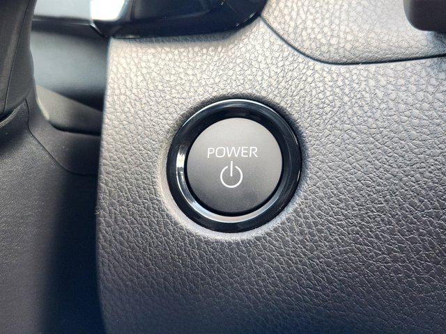 Photo of 2025 Ice Cap Toyota Camry