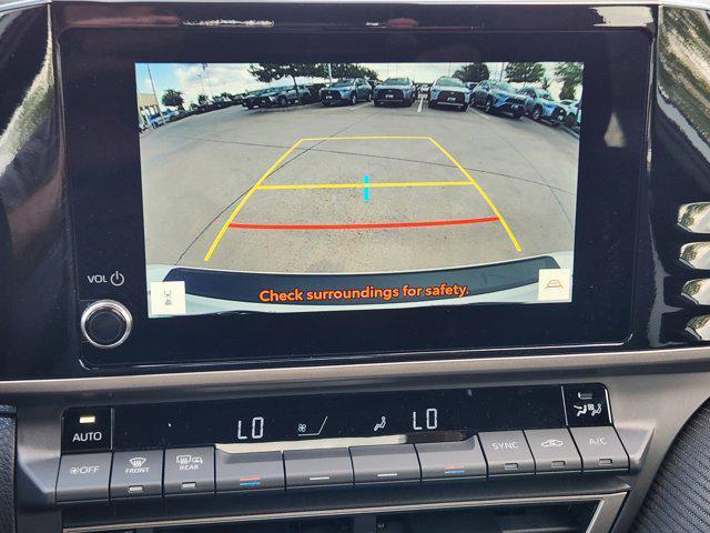 Photo of 2025 Ice Cap Toyota Camry