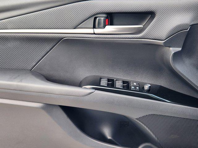 Photo of 2025 Ice Cap Toyota Camry