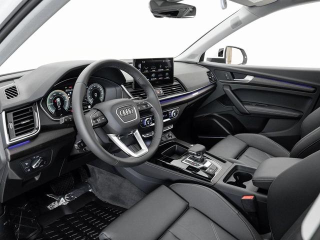 Photo of 2025 Glacier White Metallic Audi Q5