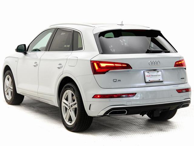 Photo of 2025 Glacier White Metallic Audi Q5