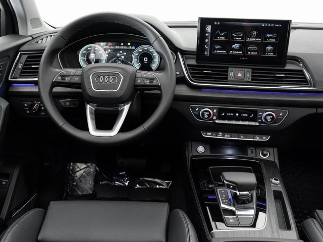 Photo of 2025 Glacier White Metallic Audi Q5