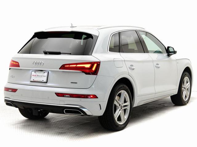 Photo of 2025 Glacier White Metallic Audi Q5