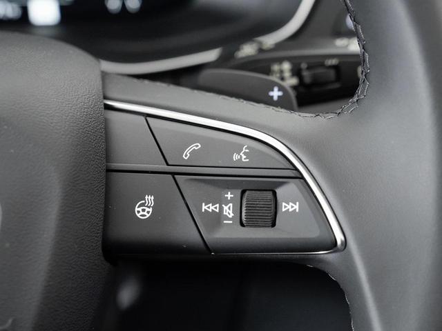 Photo of 2025 Glacier White Metallic Audi Q5