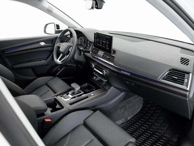 Photo of 2025 Glacier White Metallic Audi Q5