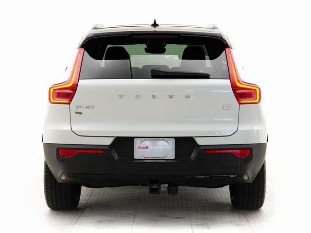 Photo of 2022 Crystal White Metallic Volvo XC40 Recharge Pure Electric