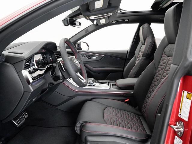 Photo of 2025 Chili Red Metallic Audi RS Q8