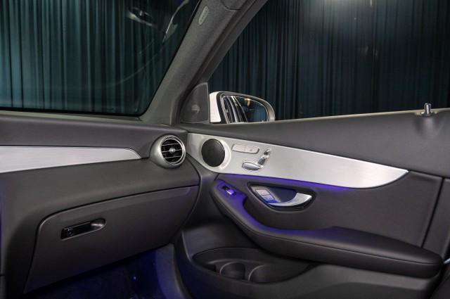 Photo of 2022 Polar White Mercedes-Benz GLC 300