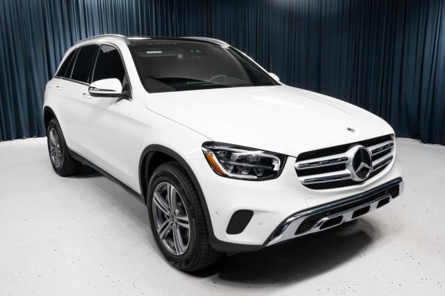Photo of 2022 Polar White Mercedes-Benz GLC 300