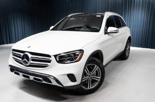 Photo of 2022 Polar White Mercedes-Benz GLC 300