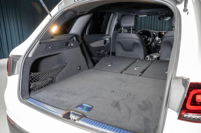 Photo of 2022 Polar White Mercedes-Benz GLC 300