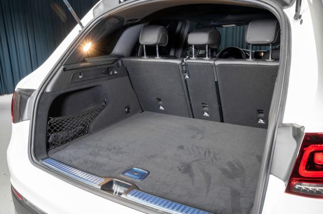 Photo of 2022 Polar White Mercedes-Benz GLC 300