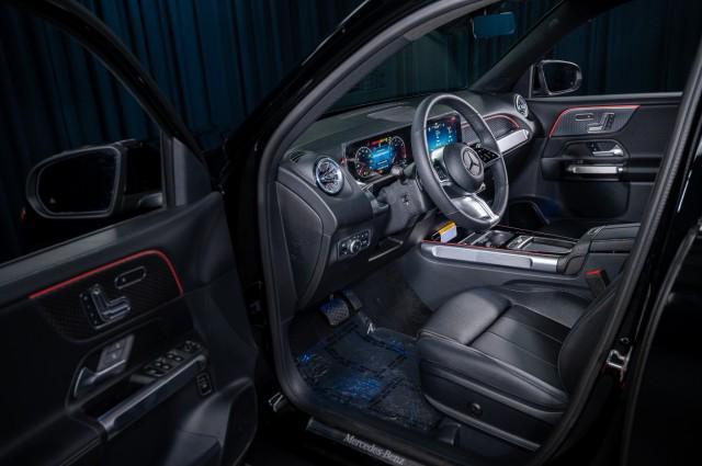 Photo of 2025 Night Black Mercedes-Benz GLB 250