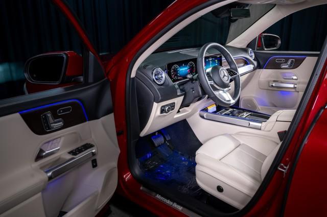 Photo of 2025 MANUFAKTUR Patagonia Red Metallic Mercedes-Benz GLB 250