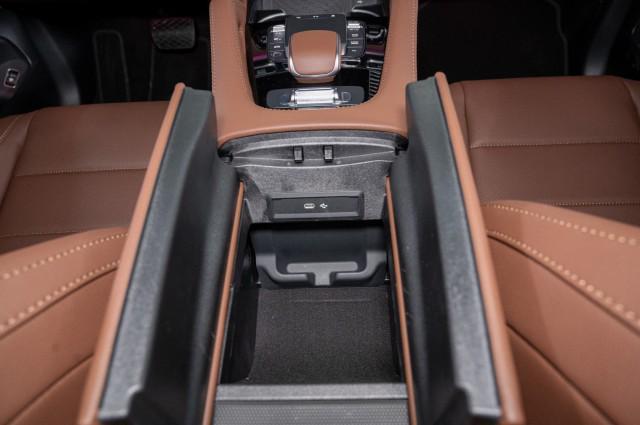 Photo of 2025 Obsidian Black Metallic Mercedes-Benz GLS 450