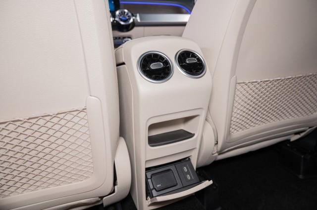 Photo of 2025 Polar White Mercedes-Benz GLB 250