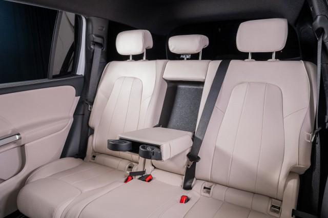 Photo of 2025 Polar White Mercedes-Benz GLB 250