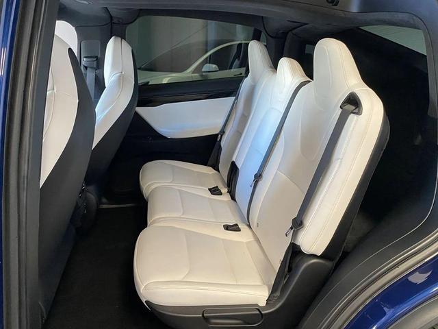Photo of 2018 blue Tesla Model X