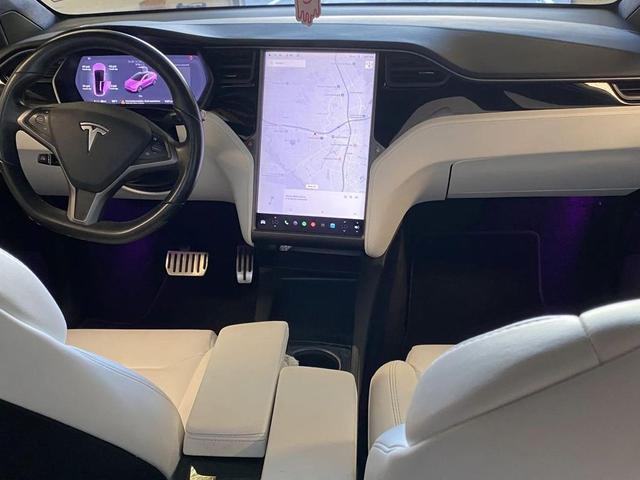 Photo of 2018 blue Tesla Model X