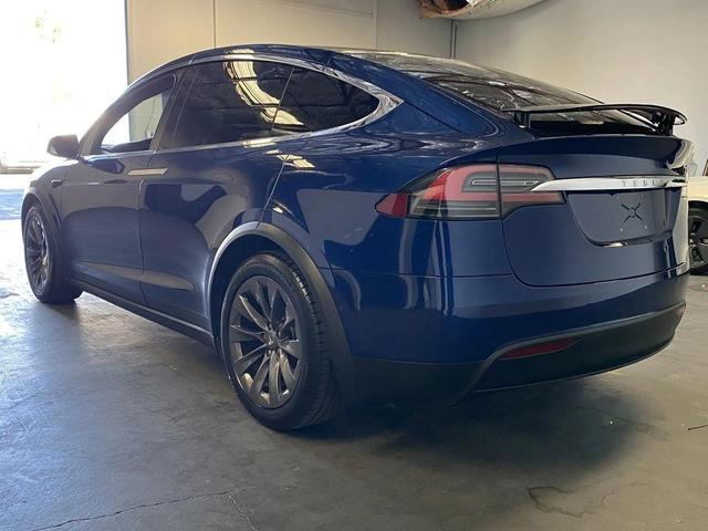 Photo of 2018 blue Tesla Model X