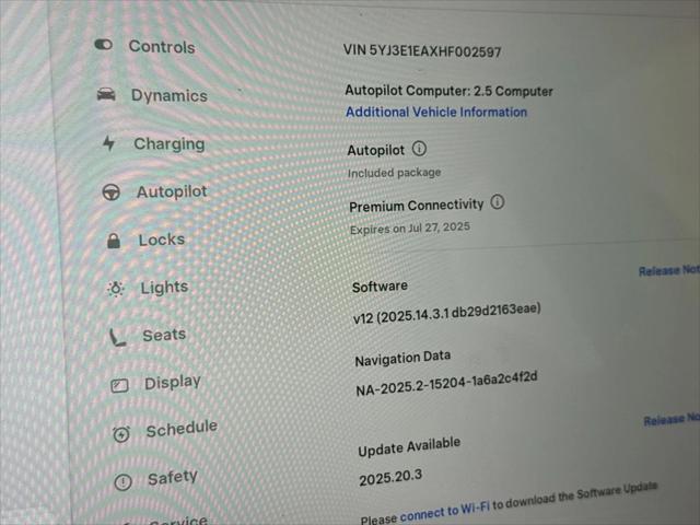Photo of 2017 white Tesla Model 3