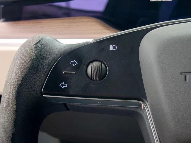 Photo of 2022 grey Tesla Model X