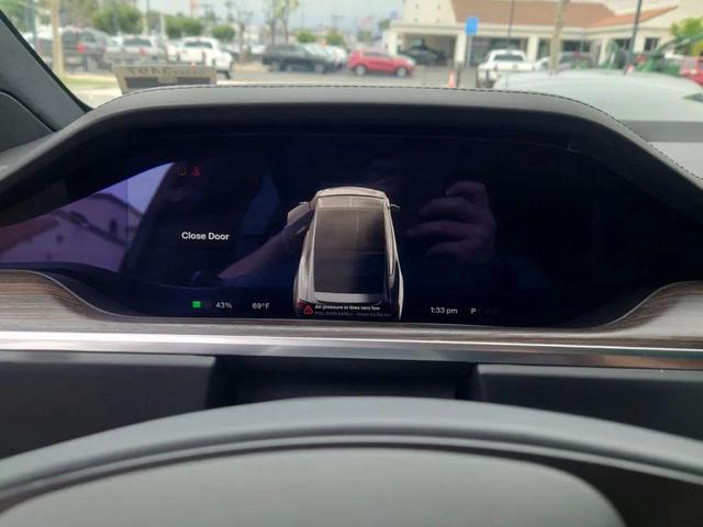 Photo of 2022 grey Tesla Model X