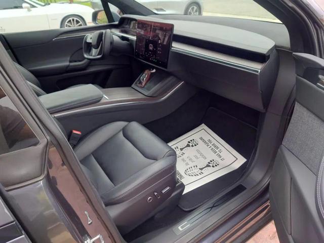 Photo of 2022 grey Tesla Model X