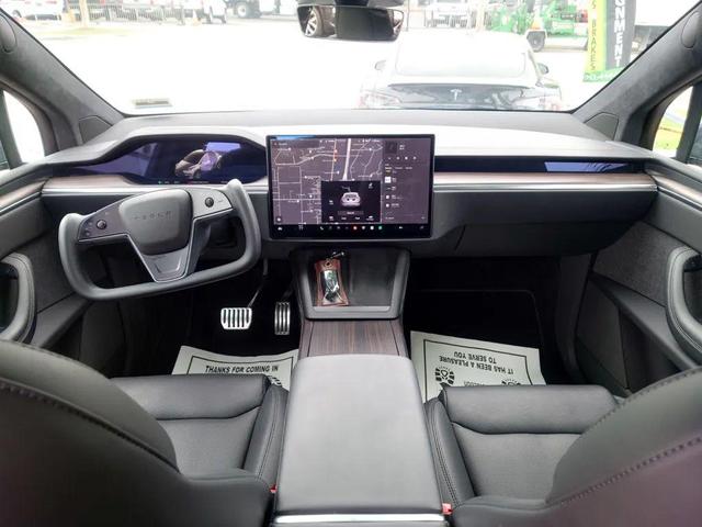 Photo of 2022 grey Tesla Model X