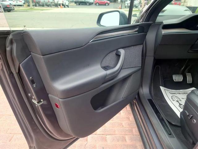 Photo of 2022 grey Tesla Model X