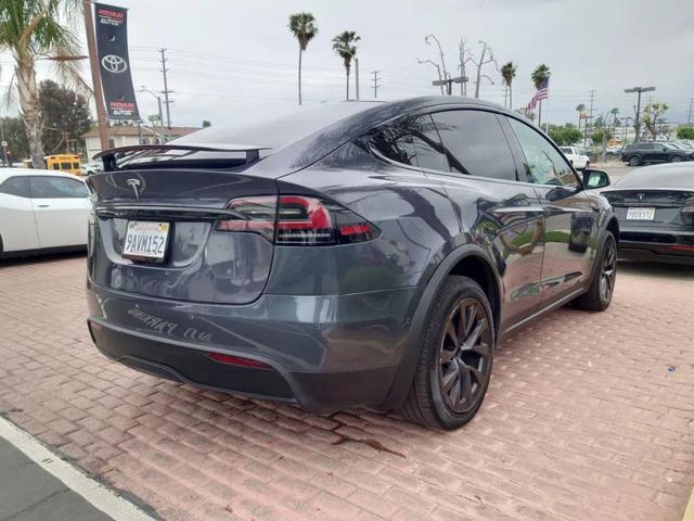 Photo of 2022 grey Tesla Model X
