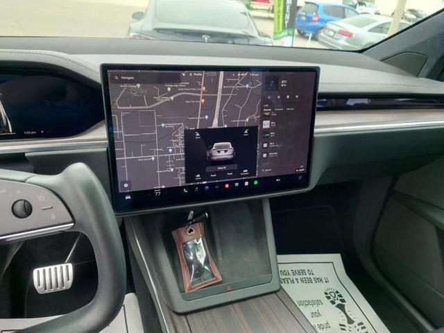 Photo of 2022 grey Tesla Model X