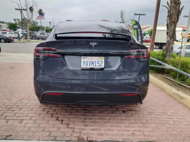 Photo of 2022 grey Tesla Model X