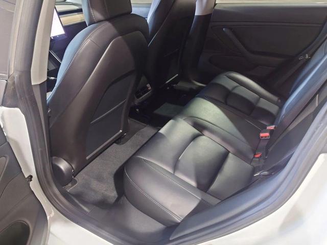 Photo of 2018 white Tesla Model 3