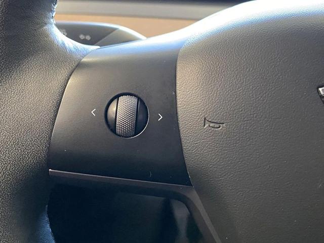 Photo of 2021 white Tesla Model Y
