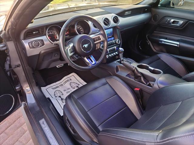 Photo of 2023 Silver Ford Mustang