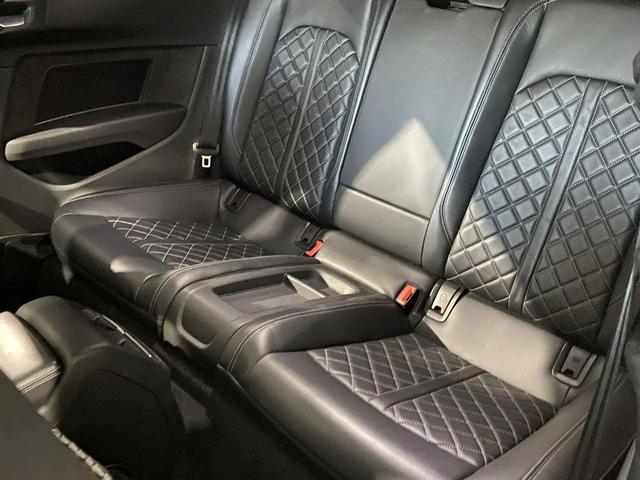 Photo of 2018 black Audi S5