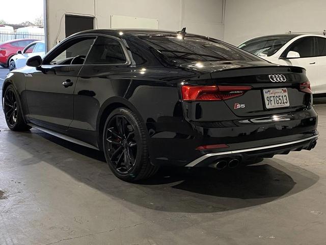 Photo of 2018 black Audi S5