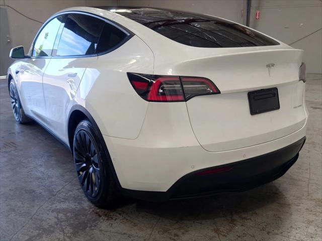Photo of 2021 White Tesla Model Y