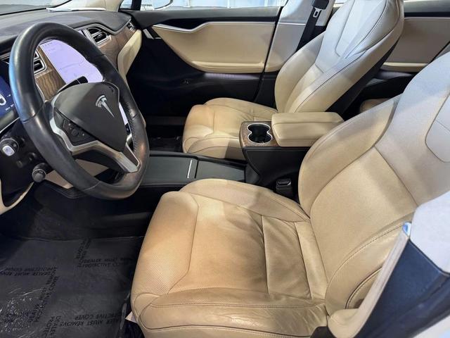 Photo of 2017 white Tesla Model S