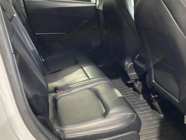 Photo of 2021 white Tesla Model Y
