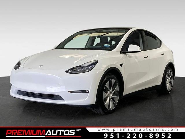 Photo of 2021 white Tesla Model Y
