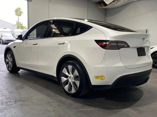 Photo of 2021 white Tesla Model Y
