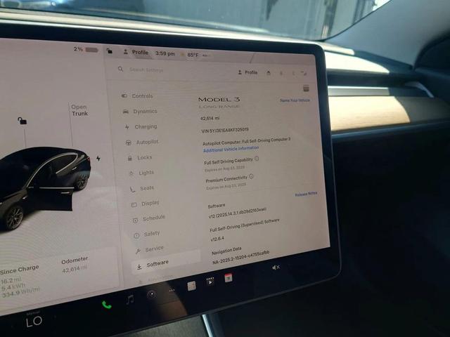 Photo of 2019 black Tesla Model 3