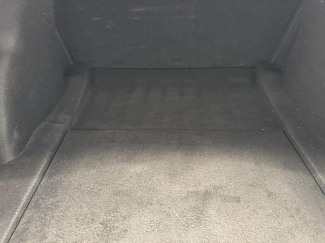 Photo of 2022 white Tesla Model 3