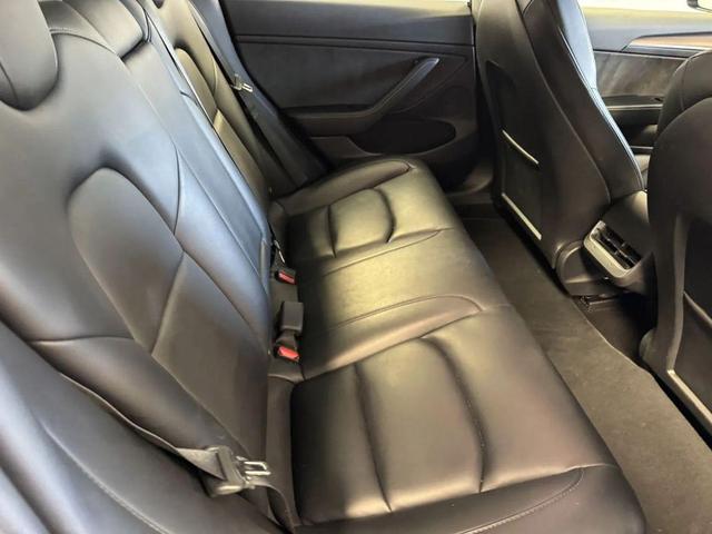 Photo of 2022 Gray Tesla Model 3