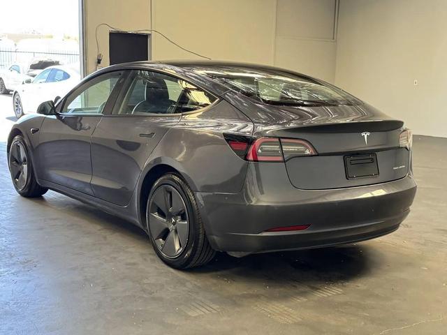 Photo of 2022 Gray Tesla Model 3