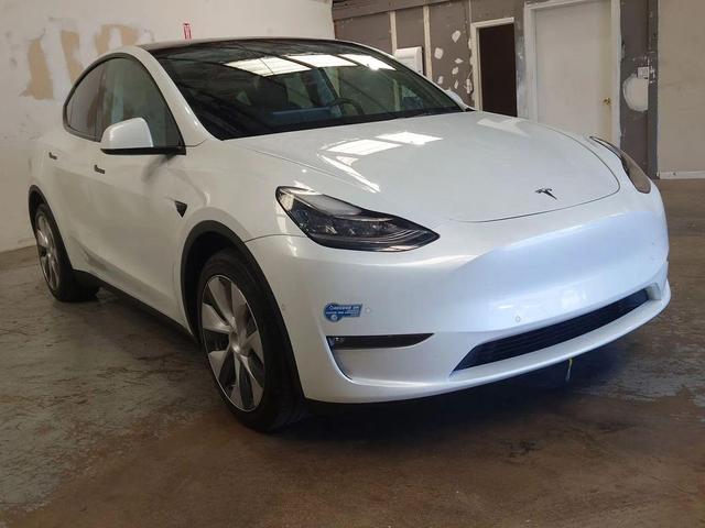Photo of 2021 White Tesla Model Y